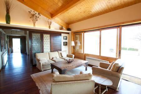 Guils de CerdañaImpresionant Xalet La Roca Forada公寓 外观 照片