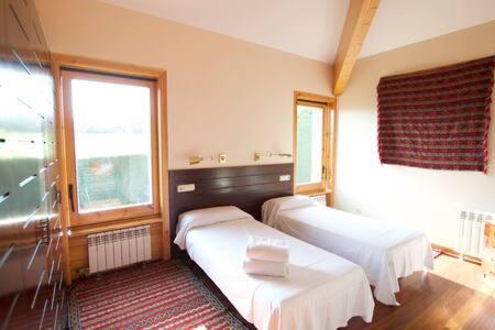 Guils de CerdañaImpresionant Xalet La Roca Forada公寓 外观 照片