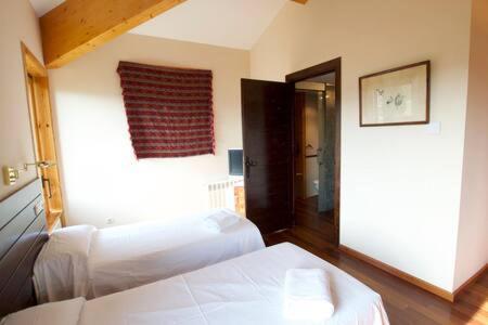Guils de CerdañaImpresionant Xalet La Roca Forada公寓 外观 照片